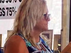 LOS CONSOLADORES - Threesome kitchen sex with Hungarian teen