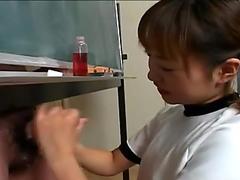 Tremendo culo en shorcitos la nena
